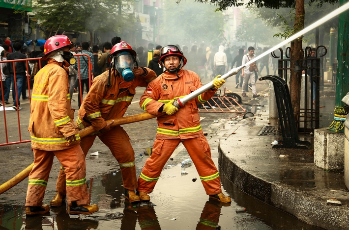 segini-gaji-pemadam-kebakaran-di-indonesia-dan-tunjangan-yang-didapat